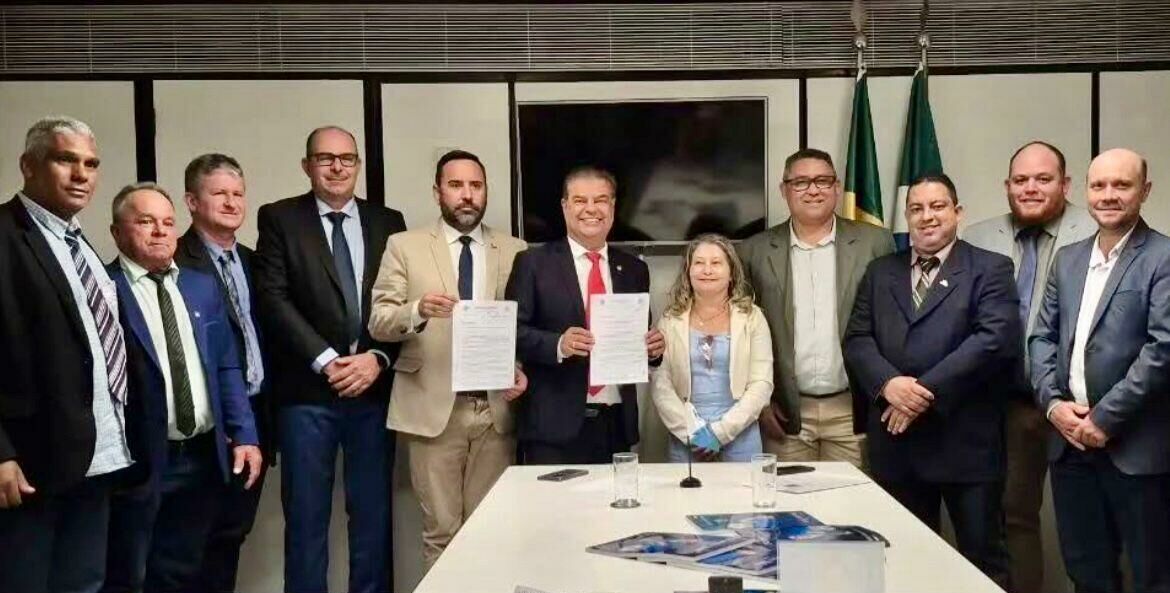 Imagem de compartilhamento para o artigo Prefeito Weliton Guimarães lidera comitiva em Brasília e se reúne com senadores em busca de recursos para Alcinópolis da MS Todo dia